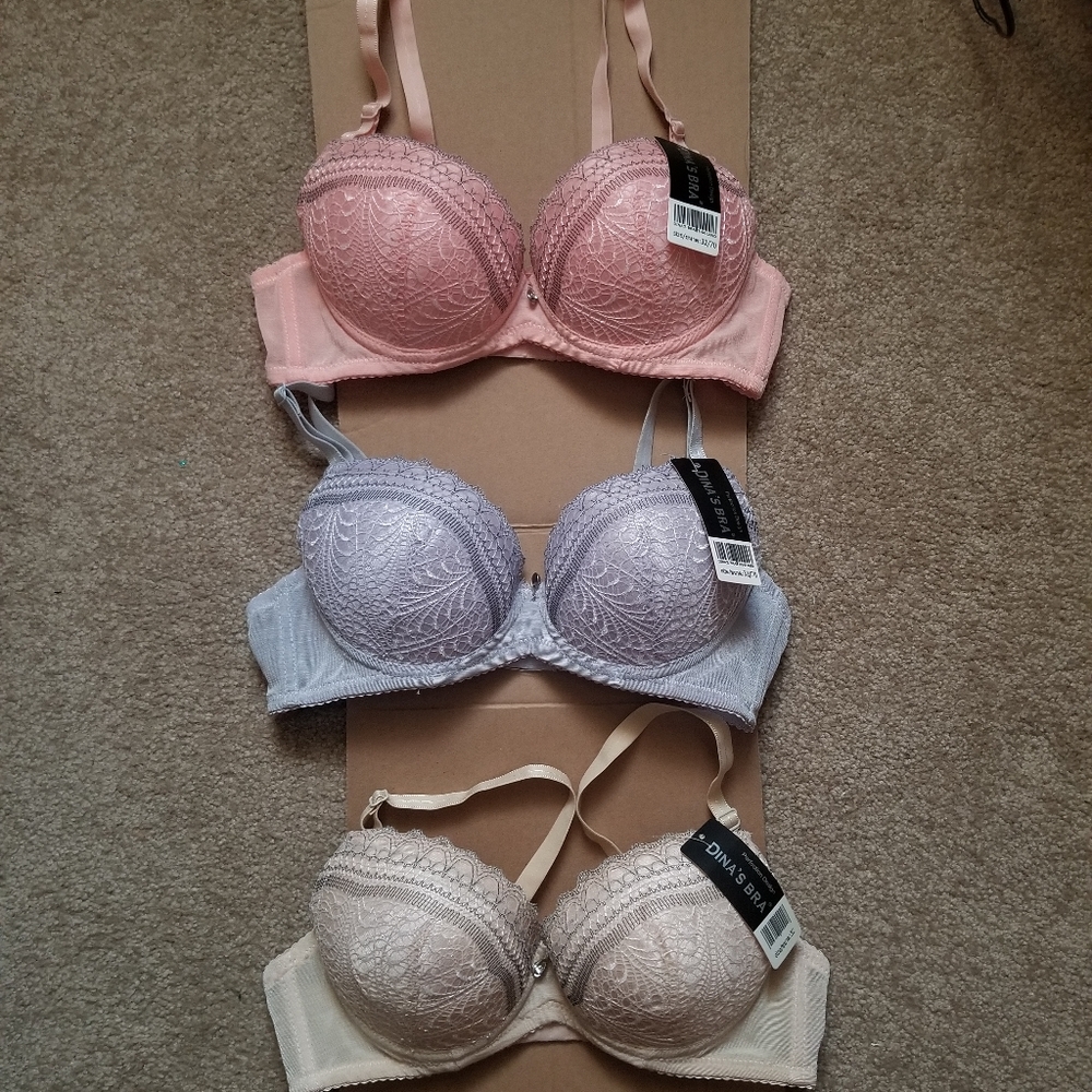 3 Bras push-up 32 removable straps pink, purple, cream